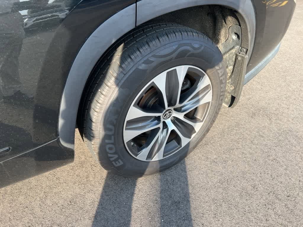 Thumbnail: 2021 Toyota Highlander - 13