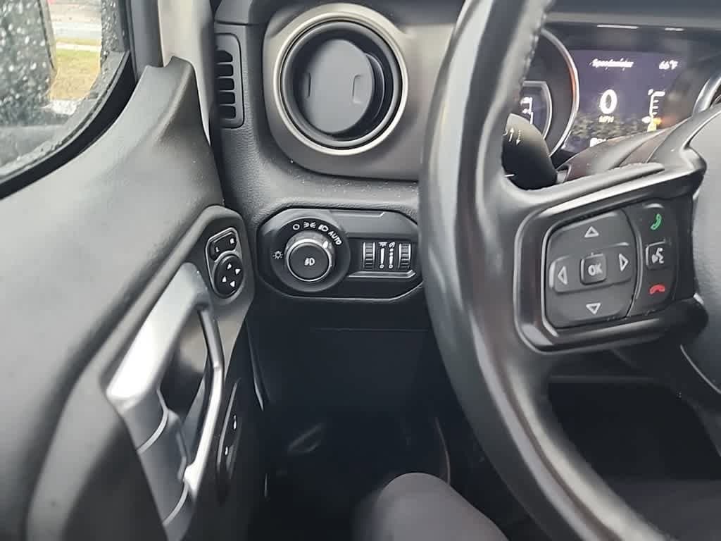 Thumbnail: 2019 Jeep Wrangler - 6
