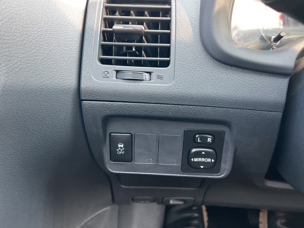 2013 Toyota Corolla S 22