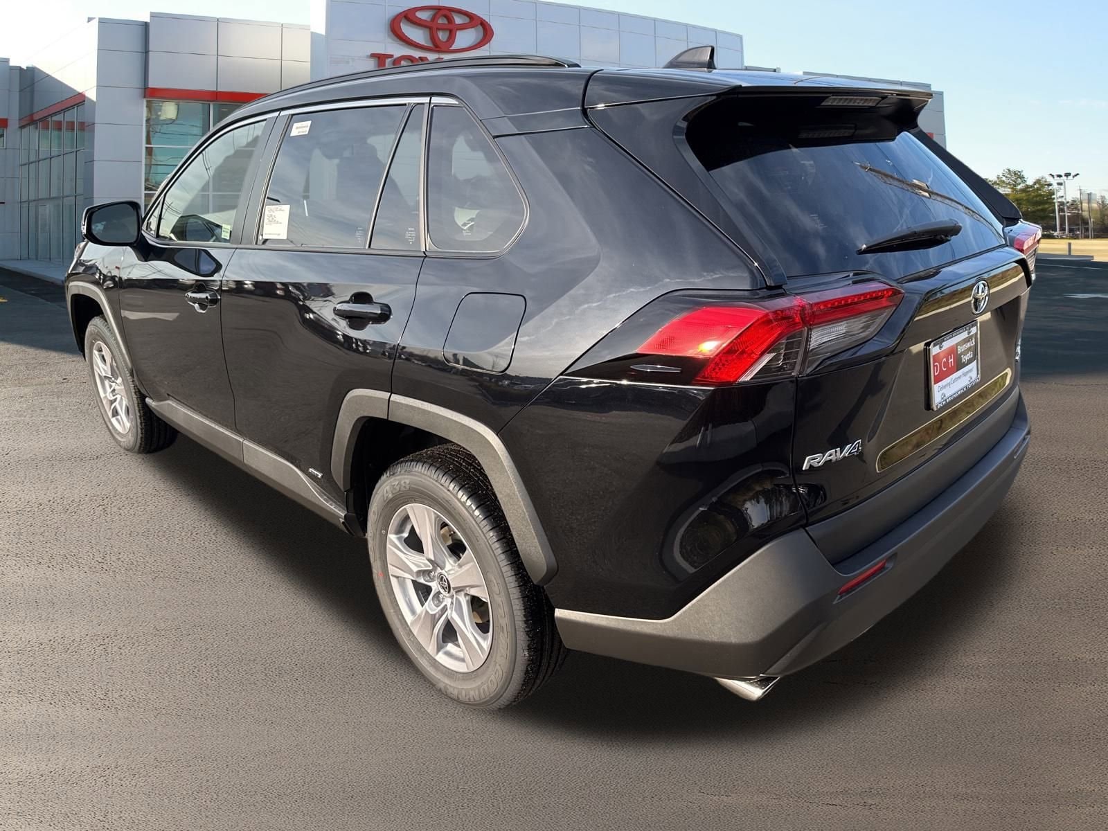 Thumbnail: 2025 Toyota RAV4 - 6