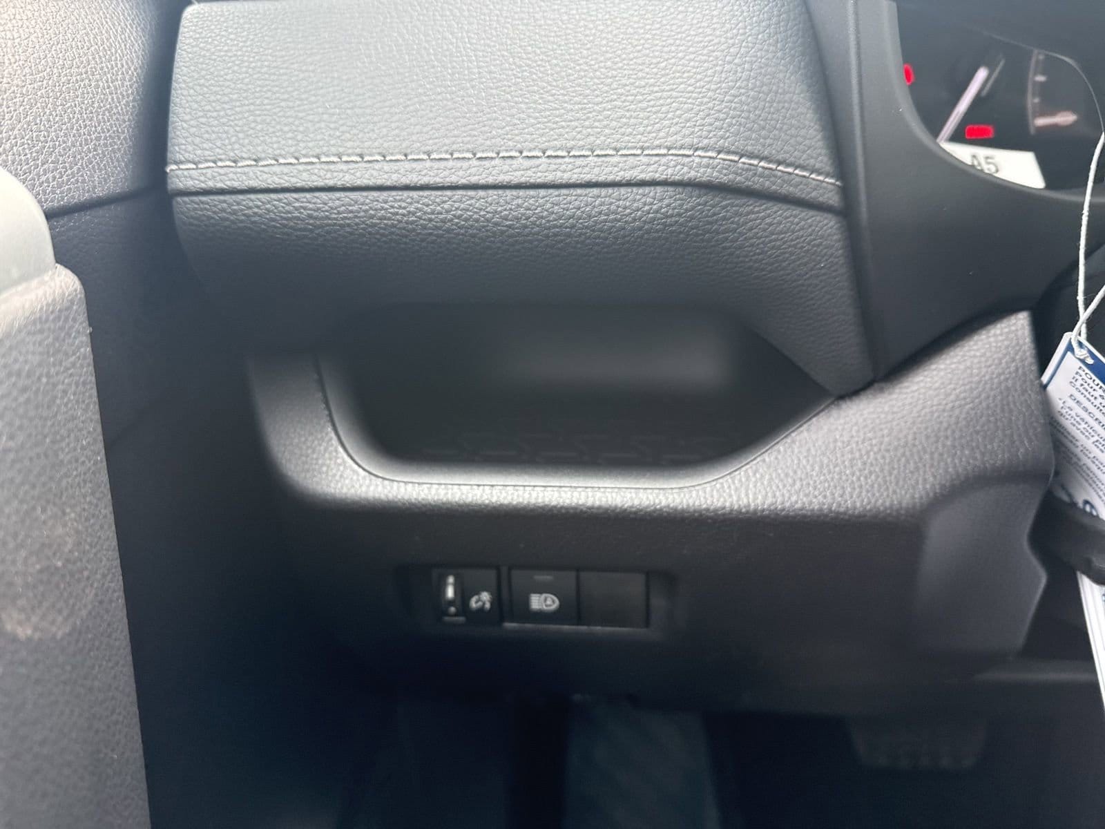 Thumbnail: 2025 Toyota RAV4 - 24