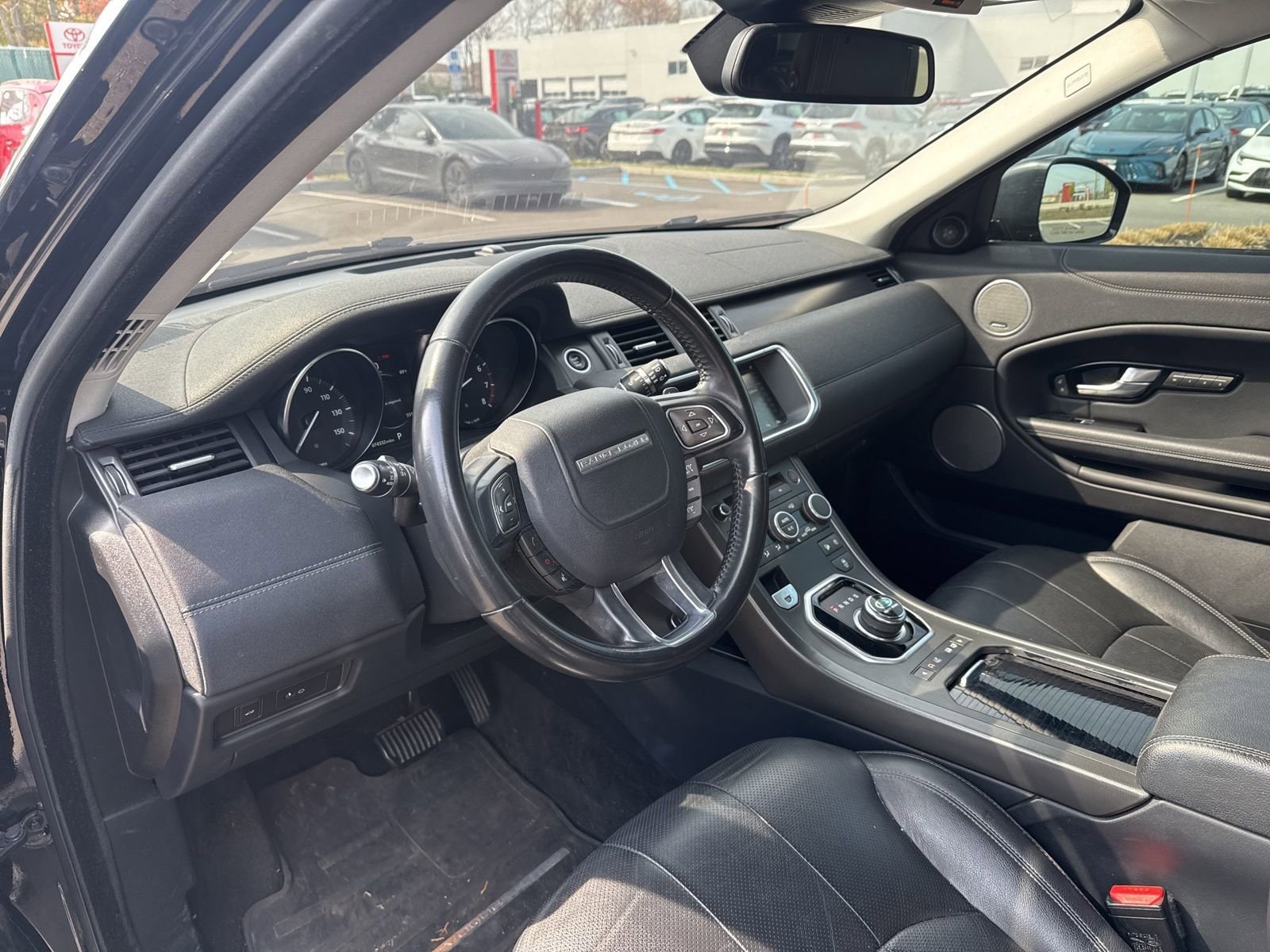 Thumbnail: 2019 Land Rover Range Rover Evoque - 18