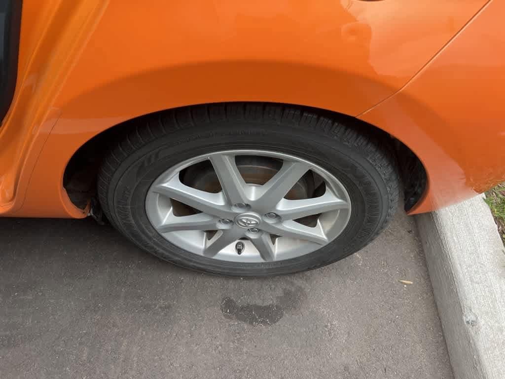 Thumbnail: 2015 Toyota Prius c - 15