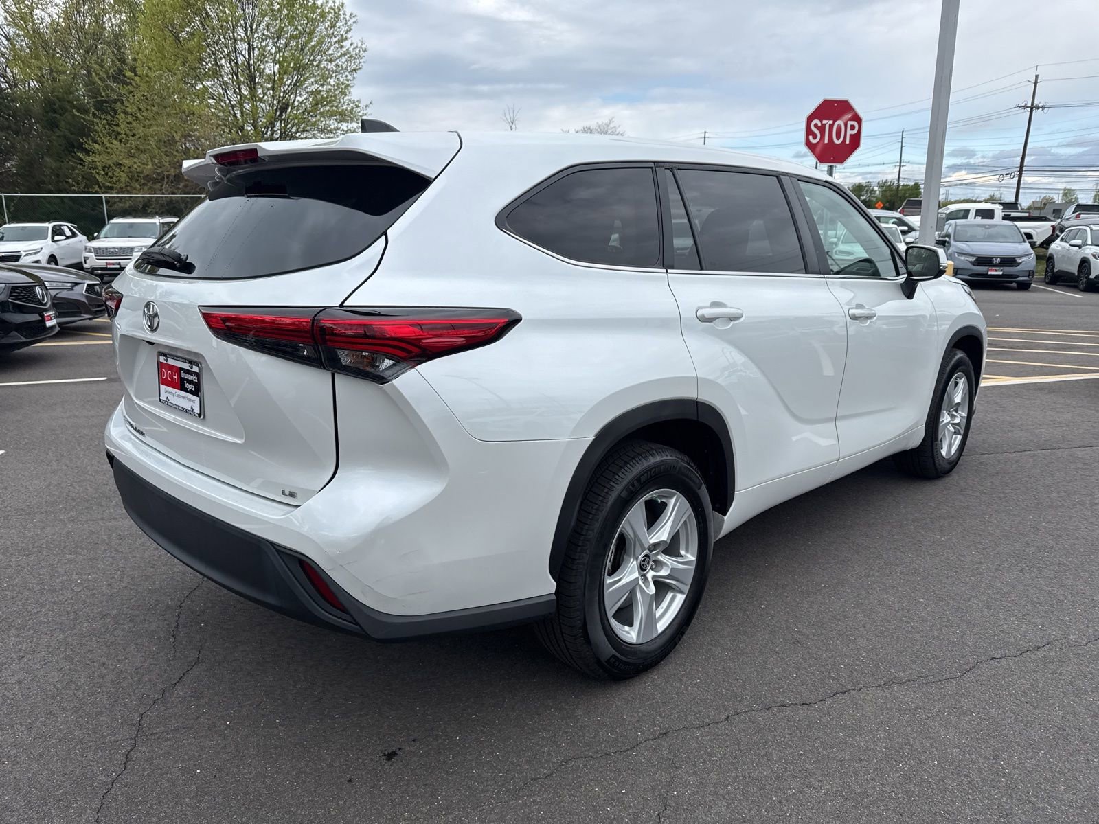 Thumbnail: 2023 Toyota Highlander - 5