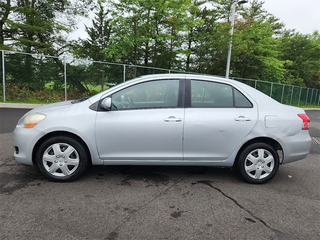 Thumbnail: 2010 Toyota Yaris - 13