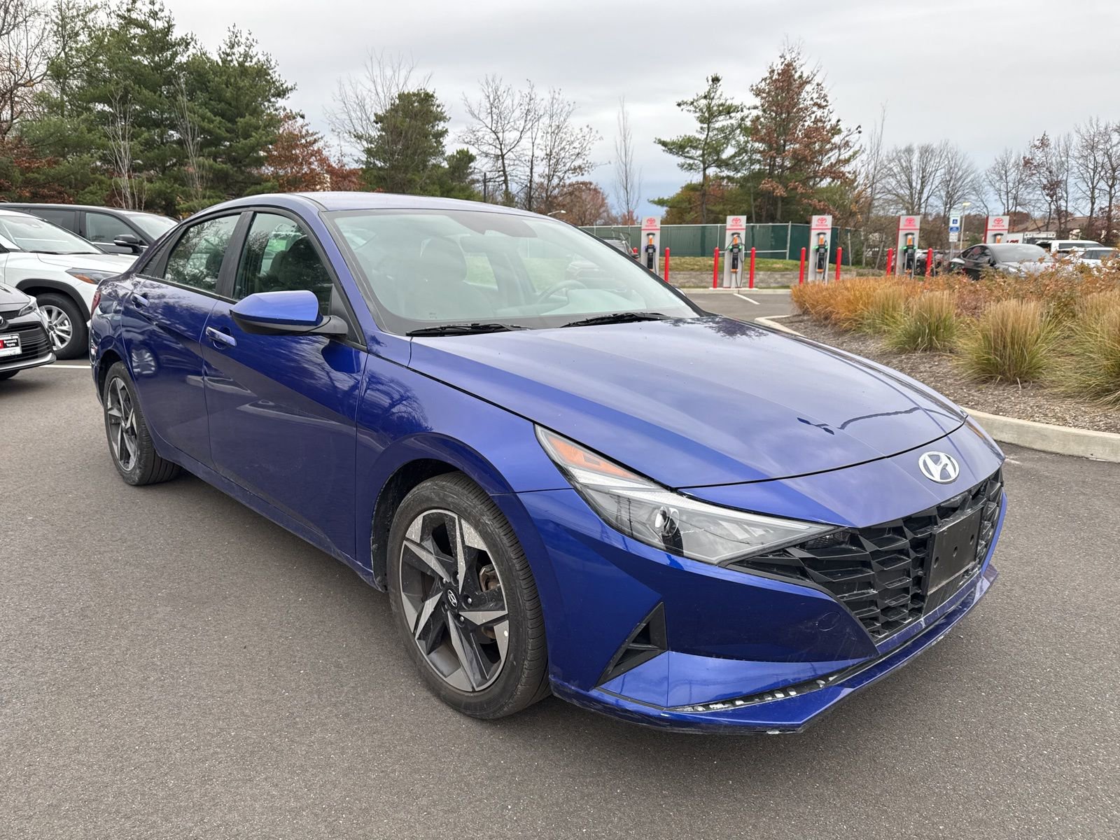 2023 Hyundai Elantra SEL photo 3