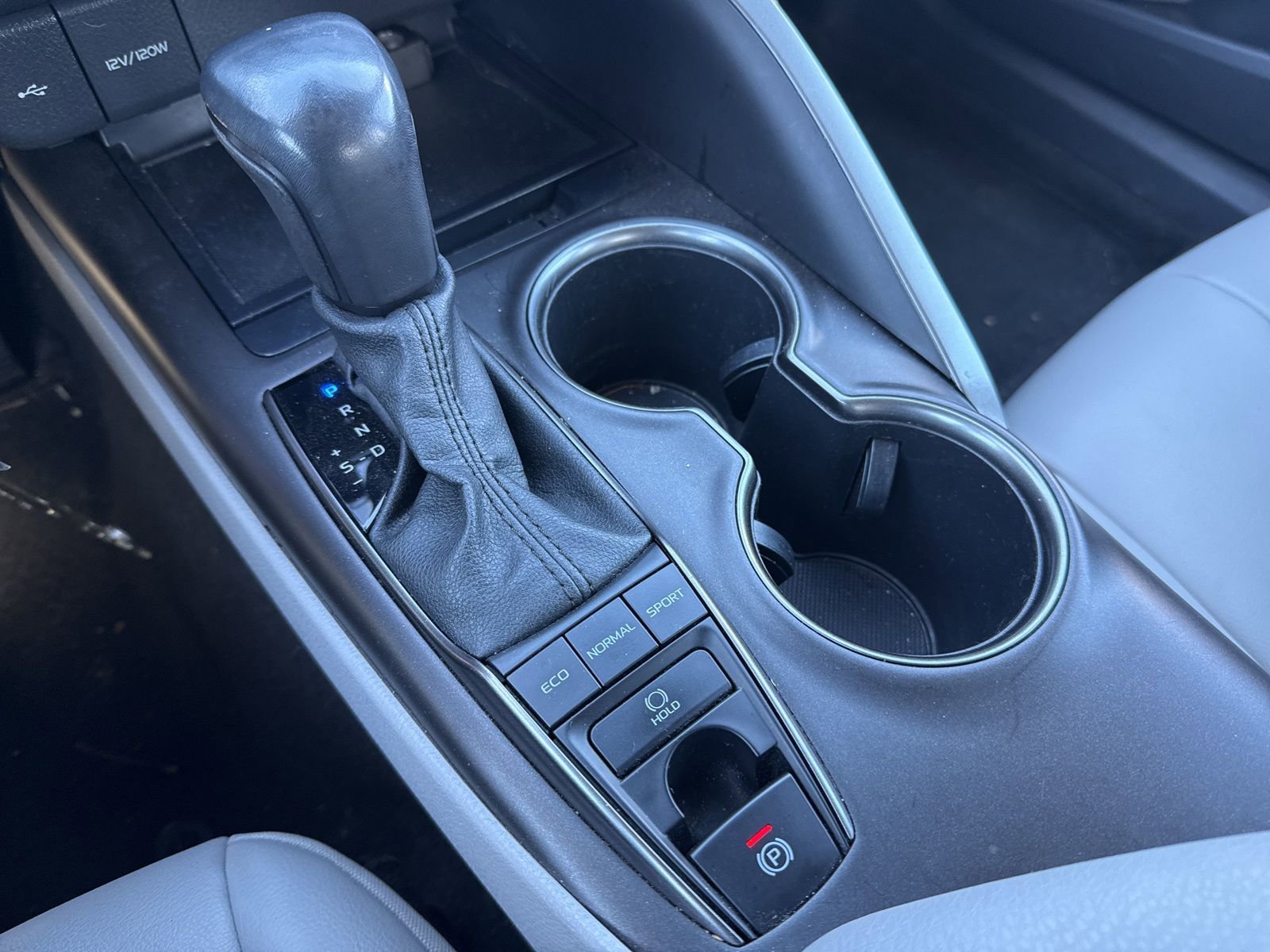 Thumbnail: 2022 Toyota Camry - 25