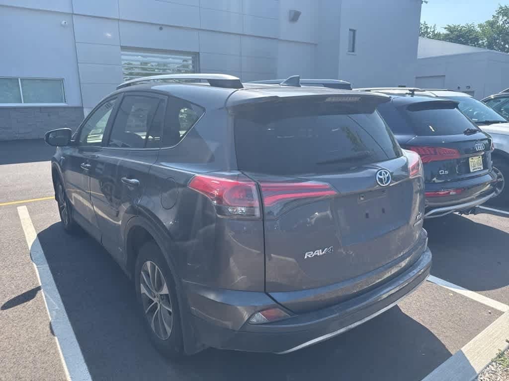 Thumbnail: 2018 Toyota RAV4 - 4