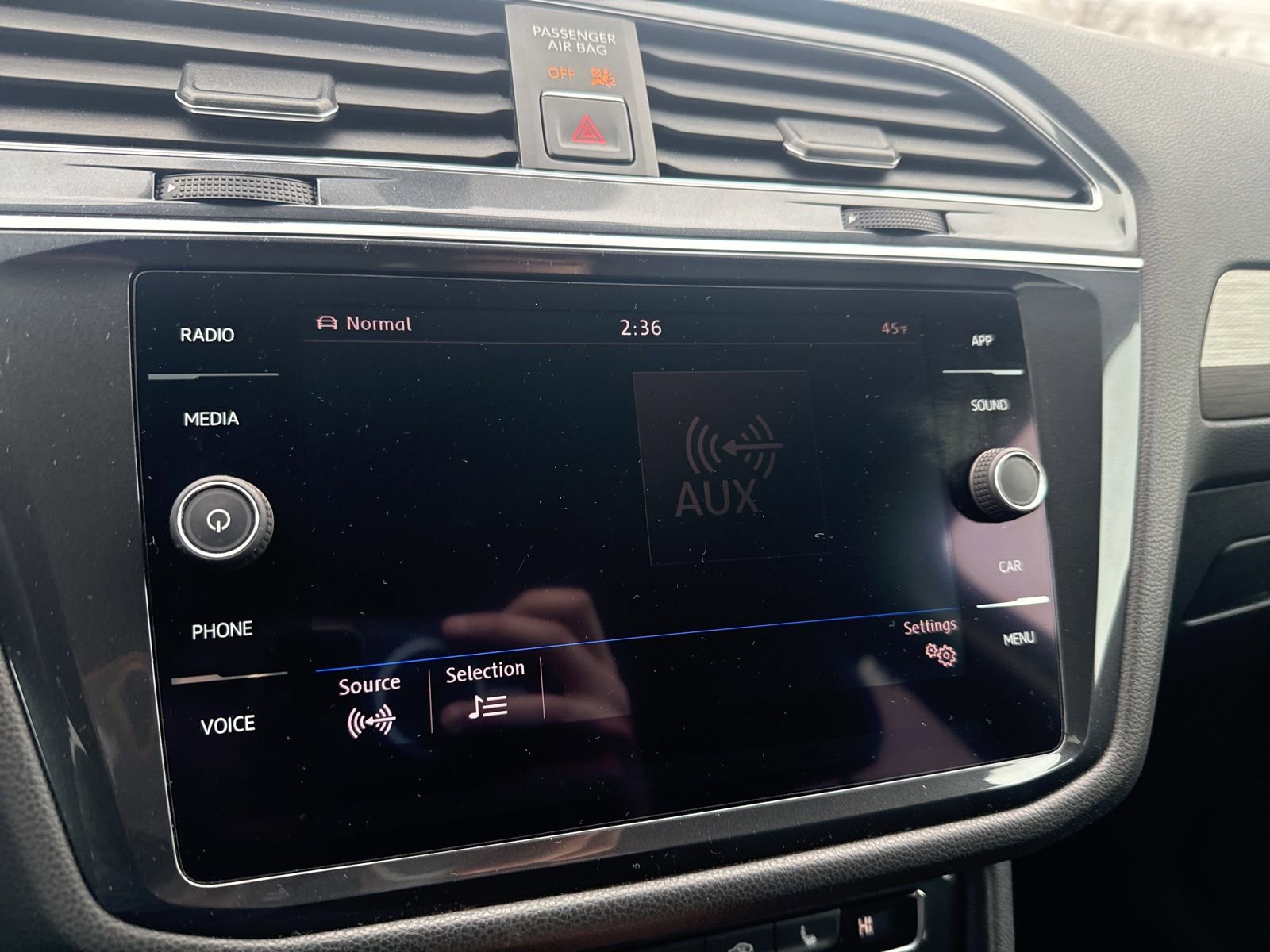 Thumbnail: 2018 Volkswagen Tiguan - 24