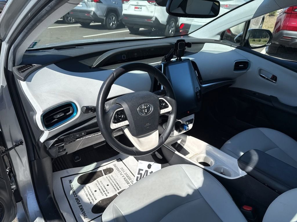 Thumbnail: 2017 Toyota Prius Prime - 16