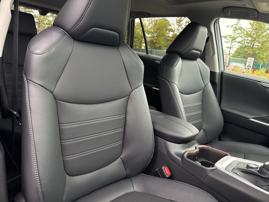 Thumbnail: 2025 Toyota RAV4 - 14