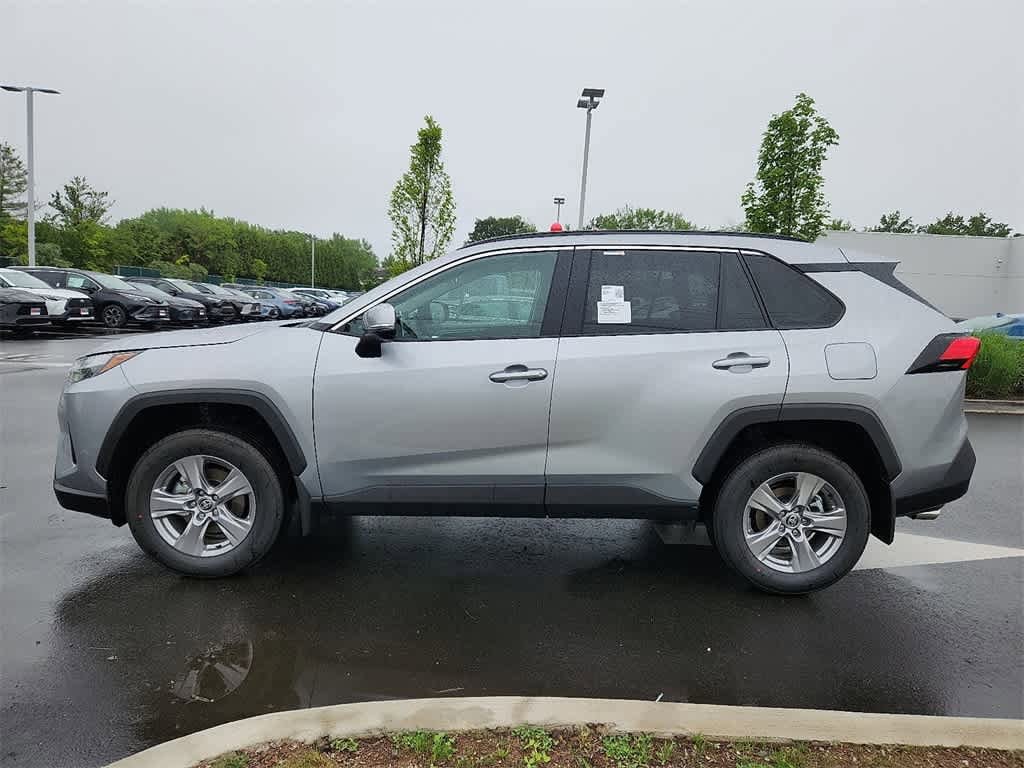 2025 Toyota RAV4 XLE 7