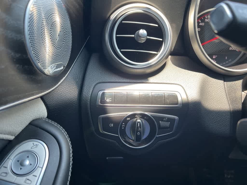 Thumbnail: 2015 Mercedes-Benz C-Class - 21