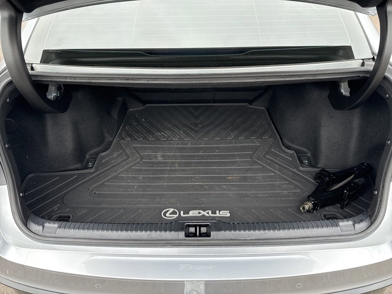 Thumbnail: 2023 Lexus IS - 17