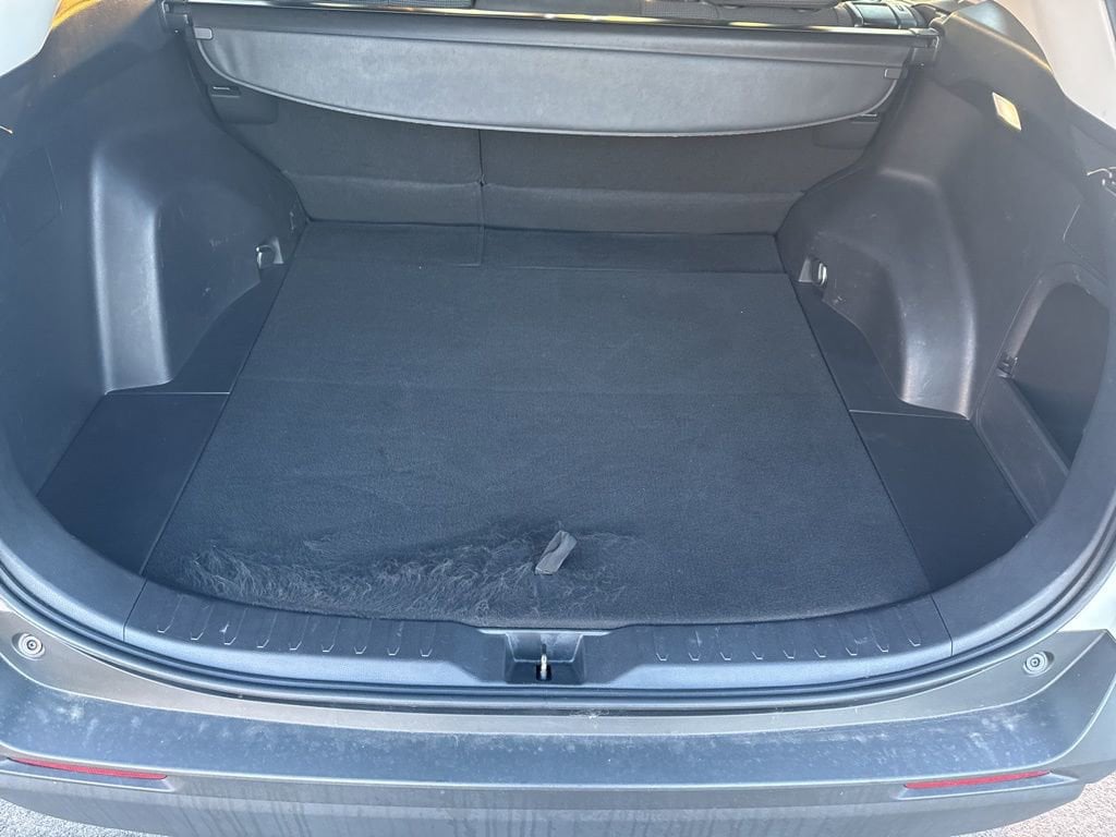 Thumbnail: 2022 Toyota RAV4 - 17