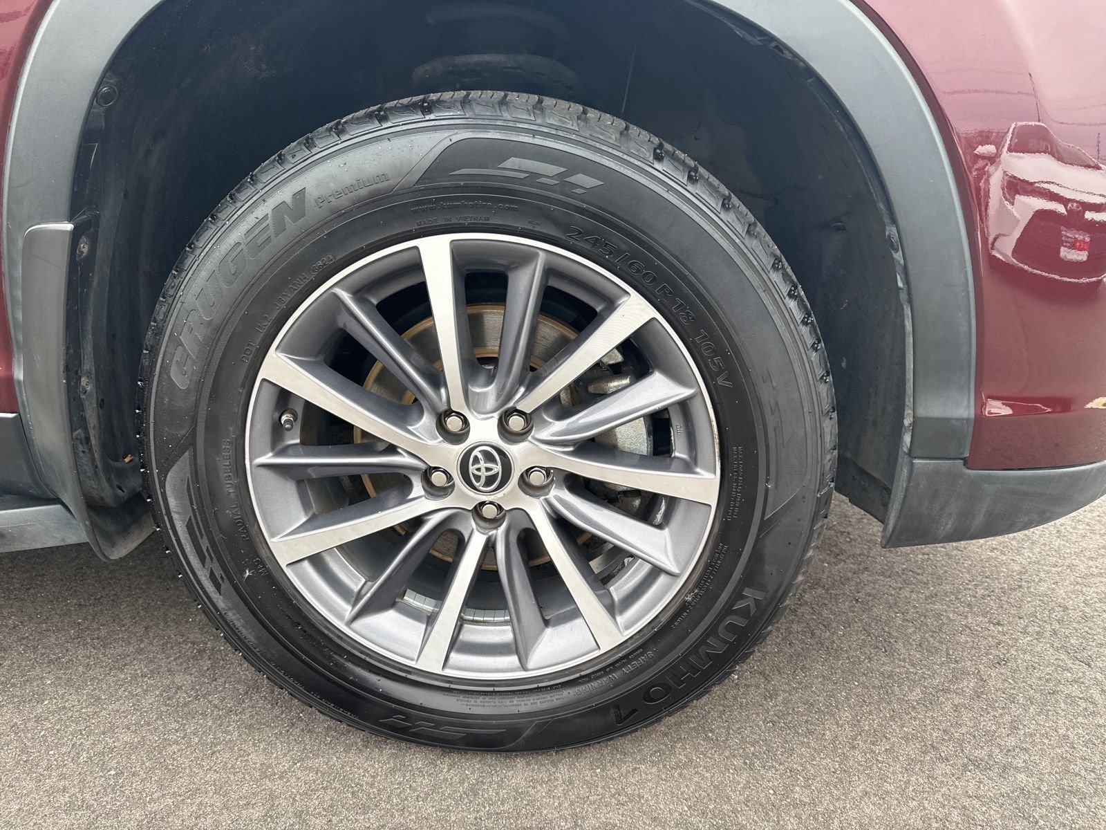 Thumbnail: 2019 Toyota Highlander - 15