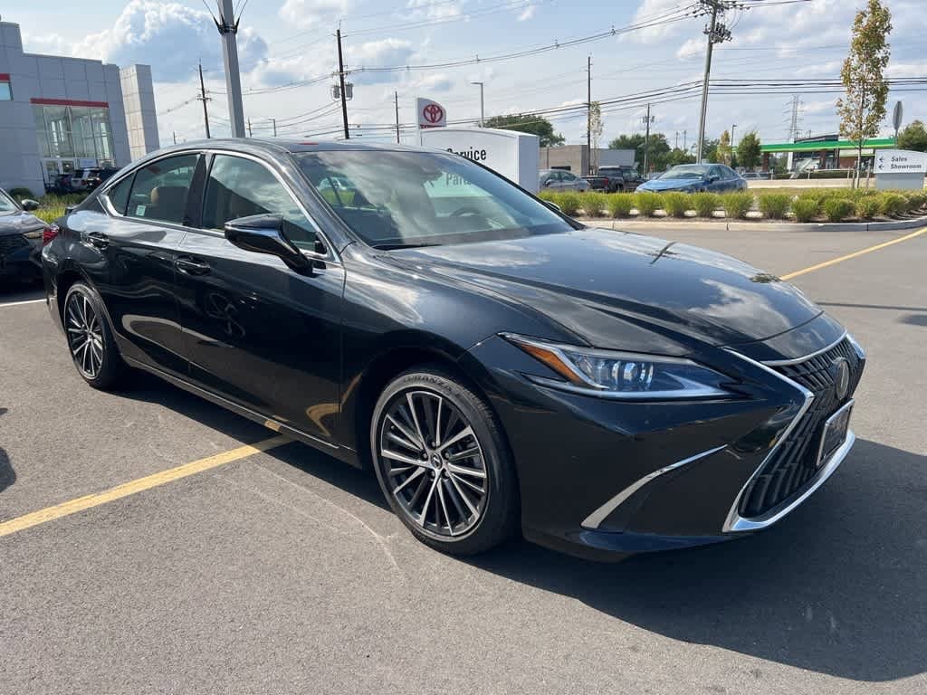 Thumbnail: 2024 Lexus ES - 2