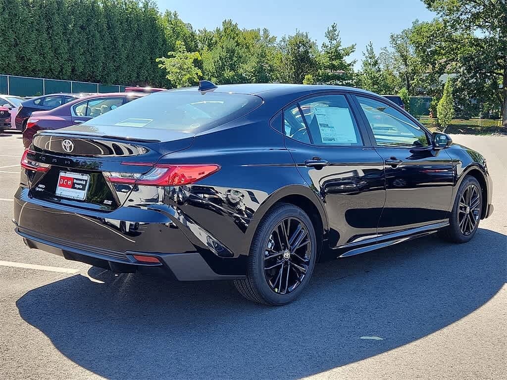 2025 Toyota Camry SE photo 3