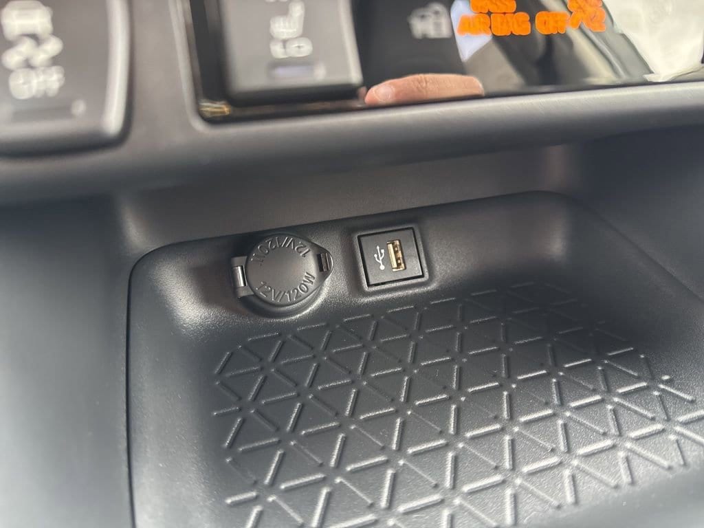 Thumbnail: 2025 Toyota RAV4 - 22