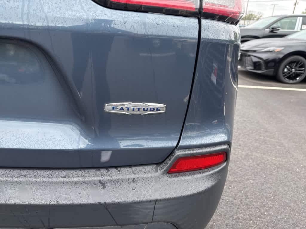 Thumbnail: 2020 Jeep Cherokee - 15