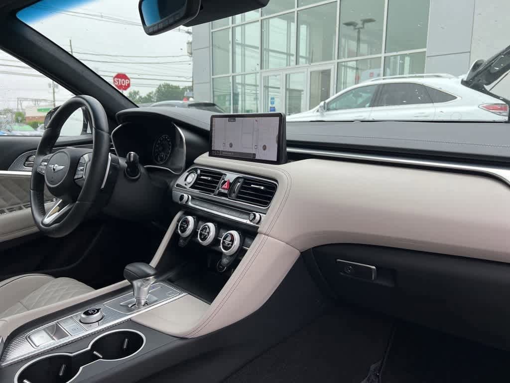 Thumbnail: 2022 Genesis G70 - 16