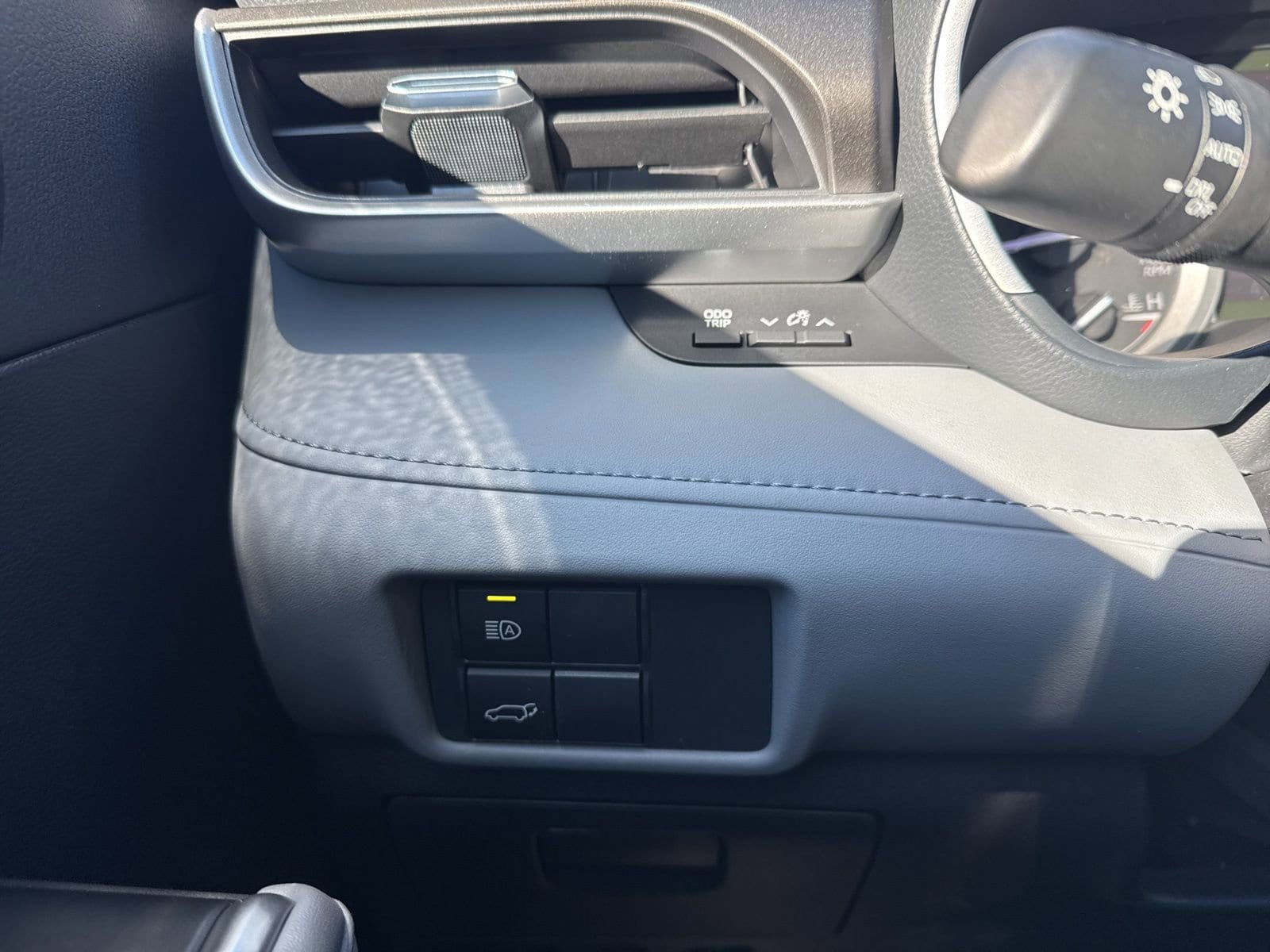 Thumbnail: 2022 Toyota Highlander - 31