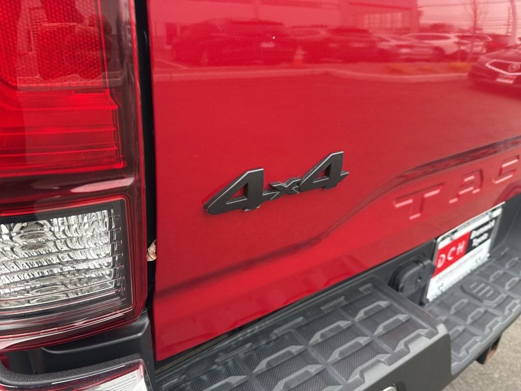 Thumbnail: 2021 Toyota Tacoma - 14