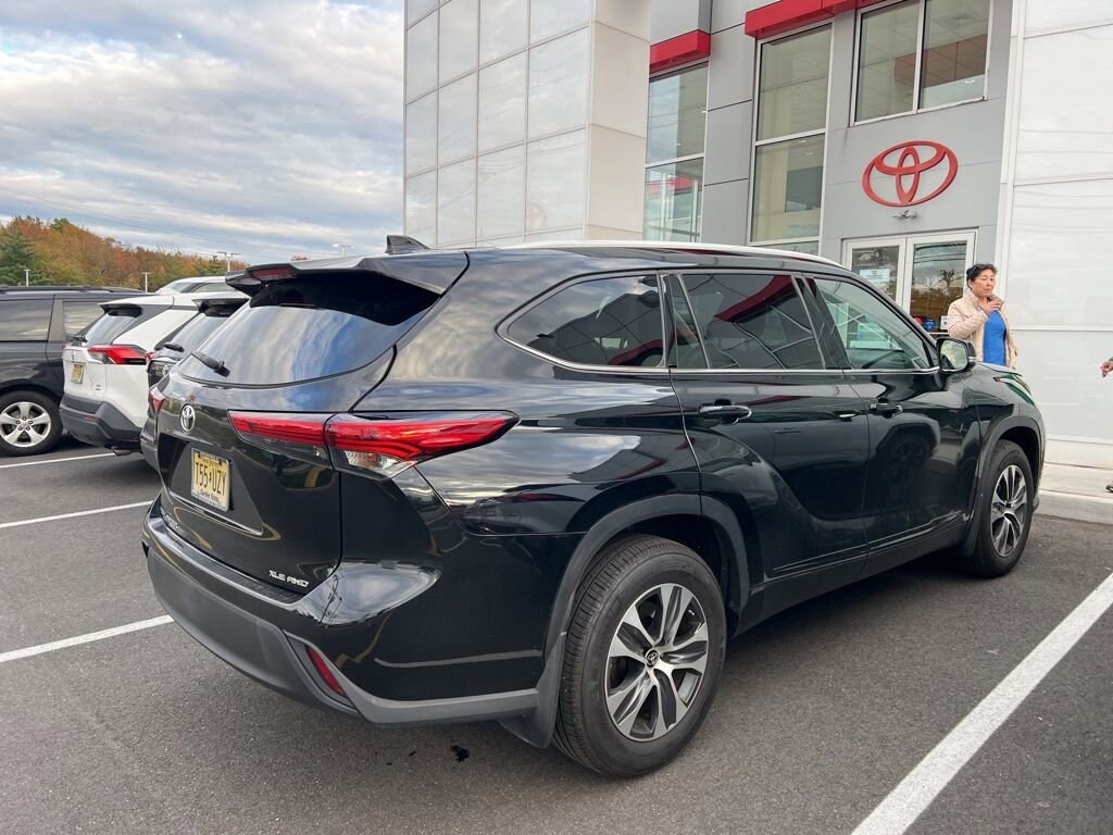 Used 2022 Toyota Highlander XLE SUV