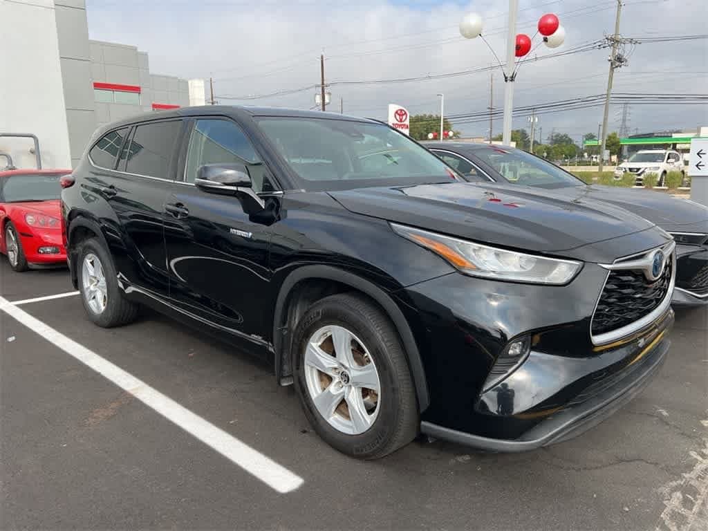 Used 2020 Toyota Highlander LE with VIN 5TDBBRCH3LS511115 for sale in North Brunswick, NJ