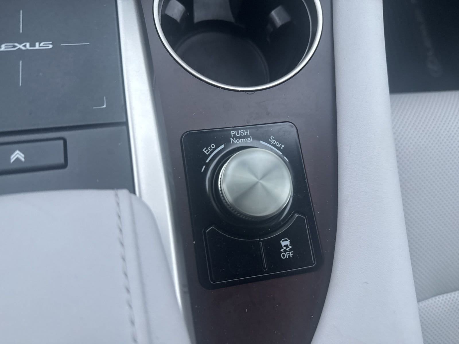 Thumbnail: 2022 Lexus RX - 27