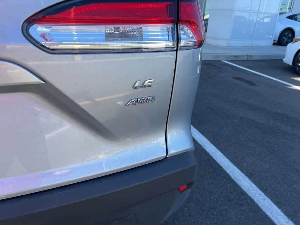 Thumbnail: 2022 Toyota Corolla Cross - 21