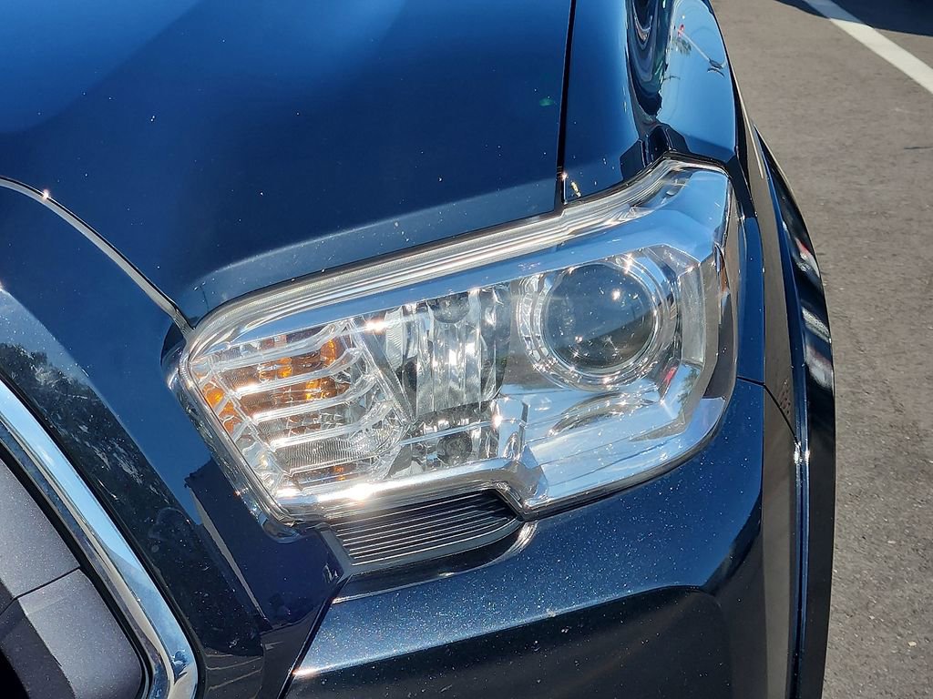 Thumbnail: 2021 Toyota Tacoma - 14