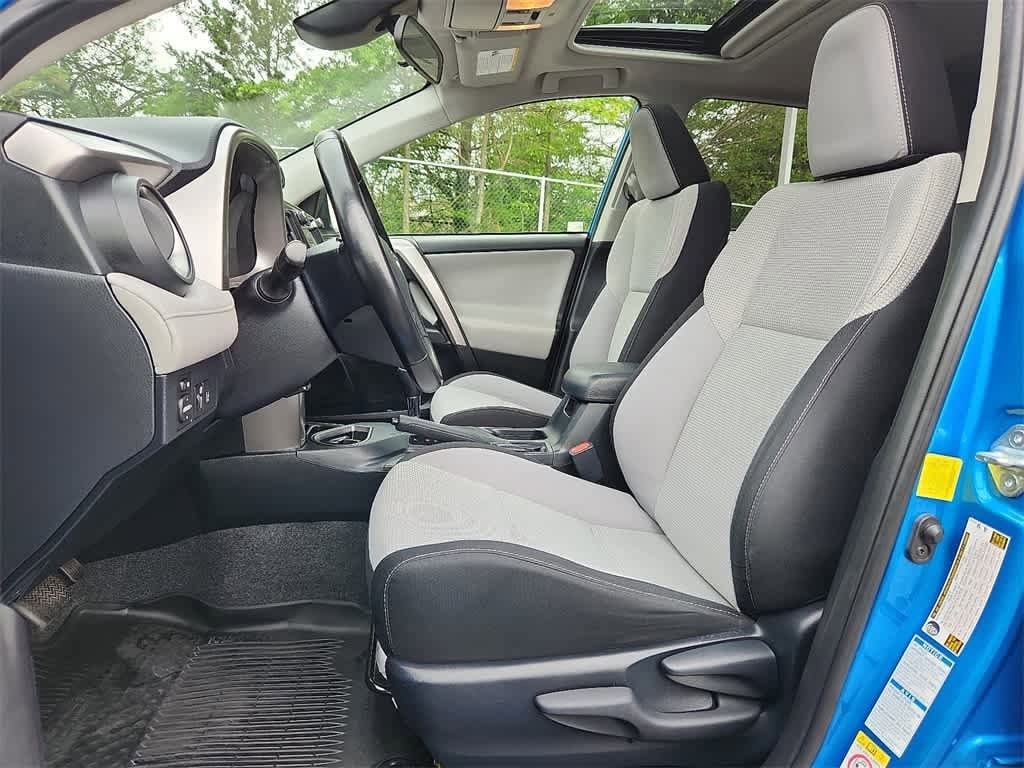 Thumbnail: 2017 Toyota RAV4 - 19