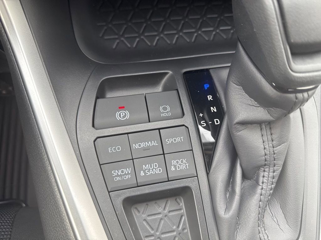 Thumbnail: 2025 Toyota RAV4 - 20