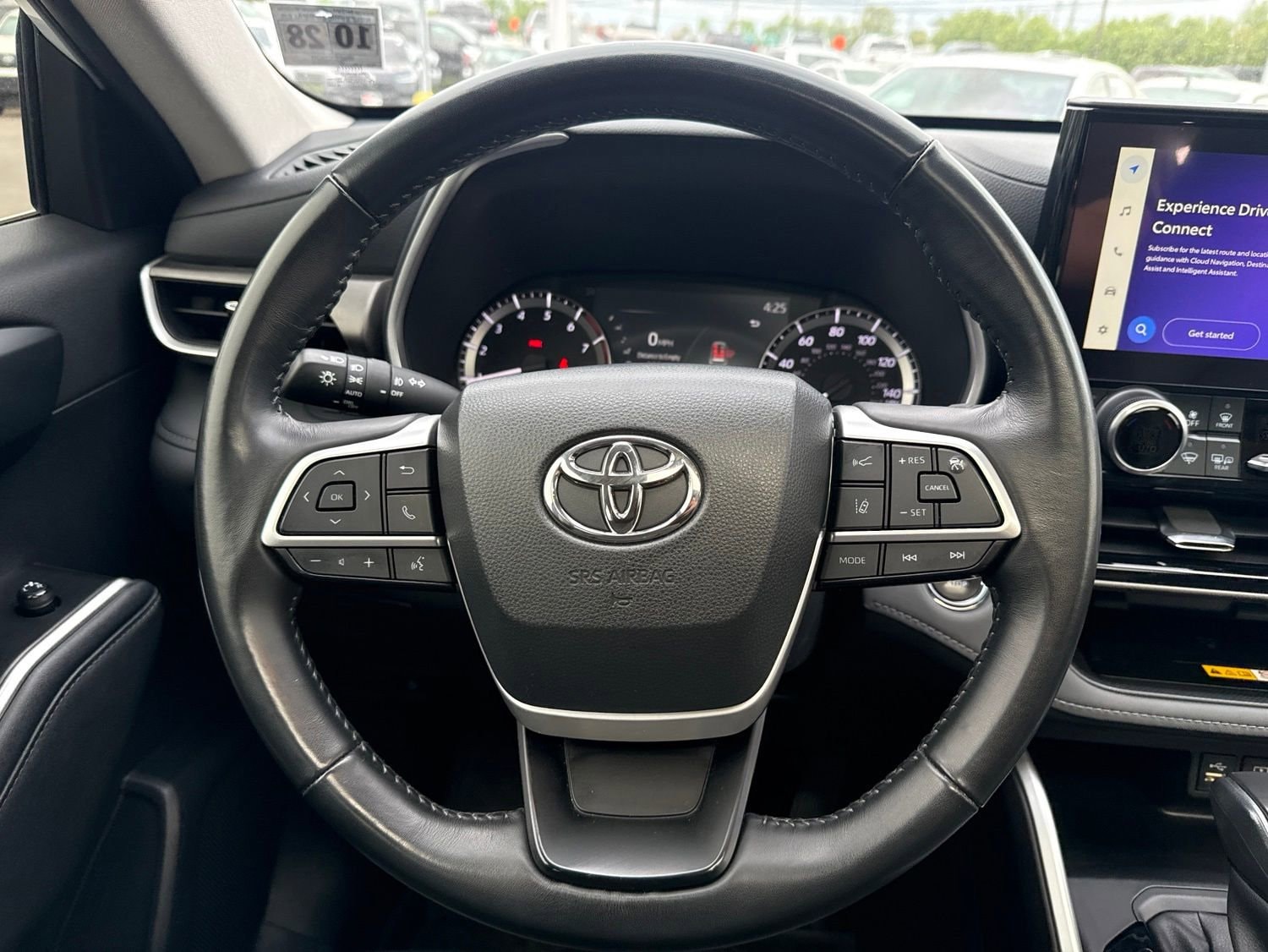 Thumbnail: 2023 Toyota Highlander - 25