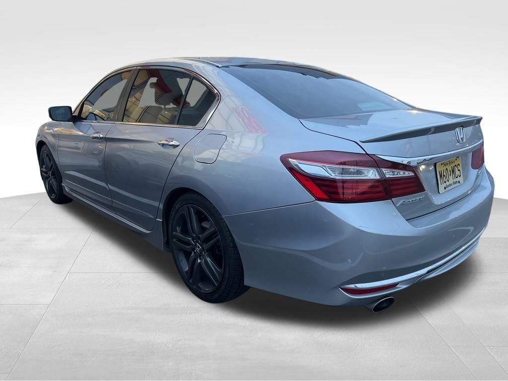 Thumbnail: 2017 Honda Accord - 5