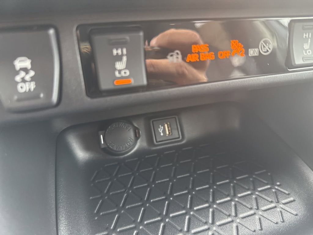 Thumbnail: 2025 Toyota RAV4 - 22