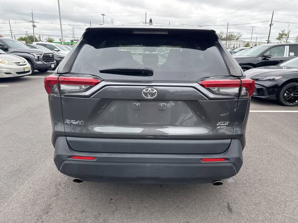 Thumbnail: 2019 Toyota RAV4 - 6