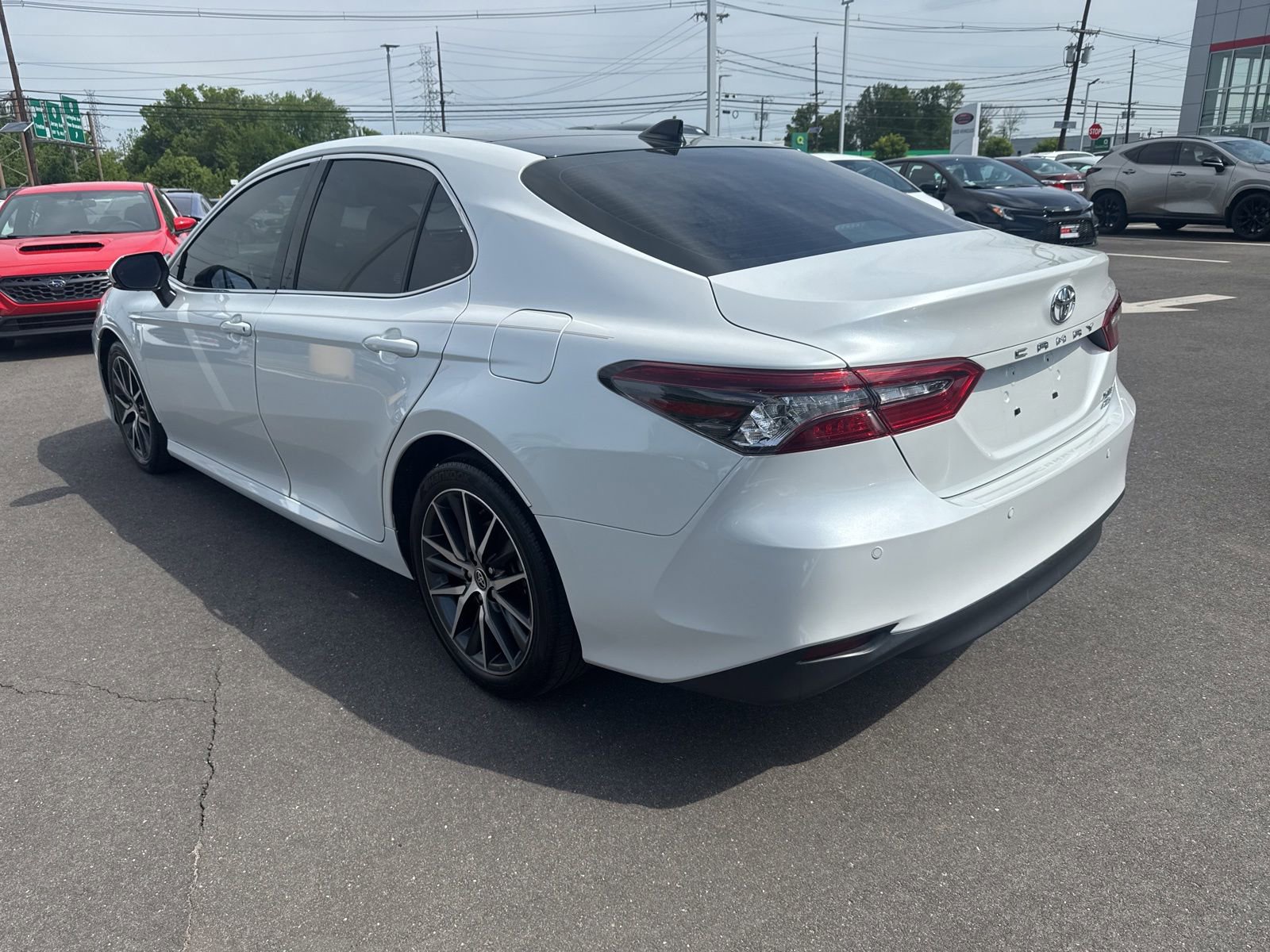 Thumbnail: 2021 Toyota Camry - 16