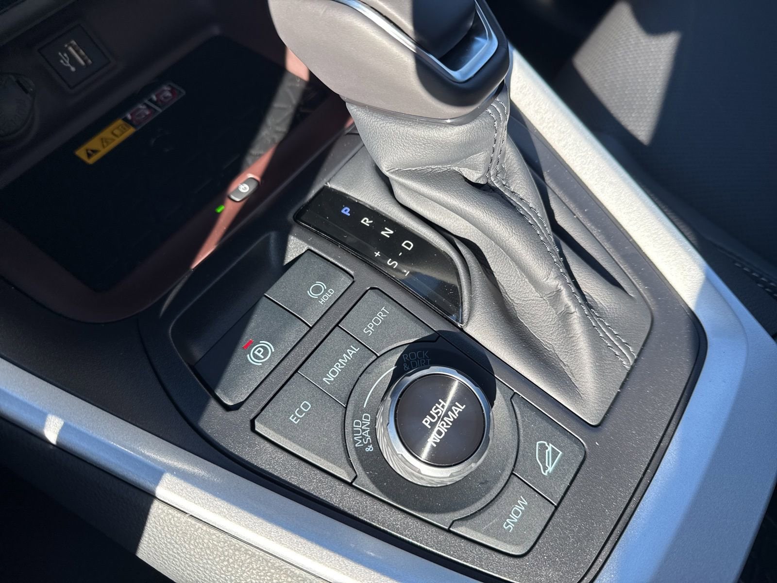 Thumbnail: 2025 Toyota RAV4 - 21