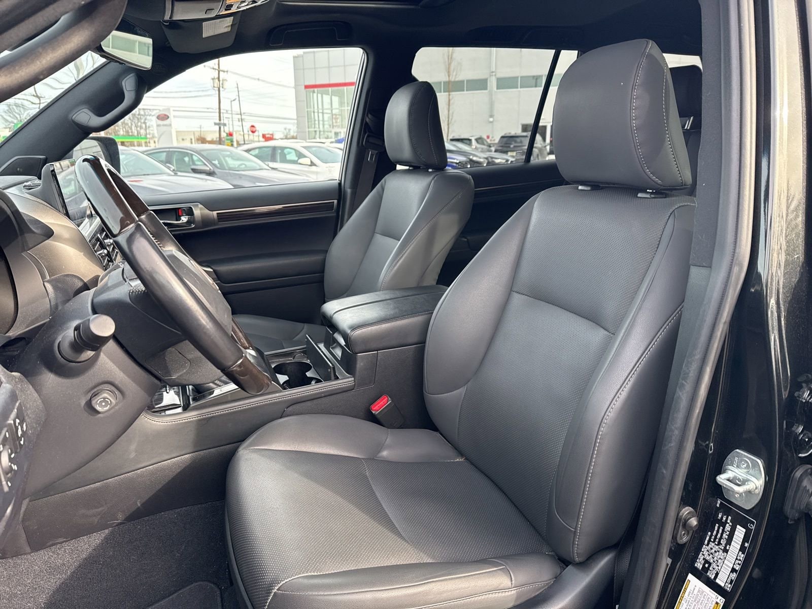 Thumbnail: 2023 Lexus GX - 19