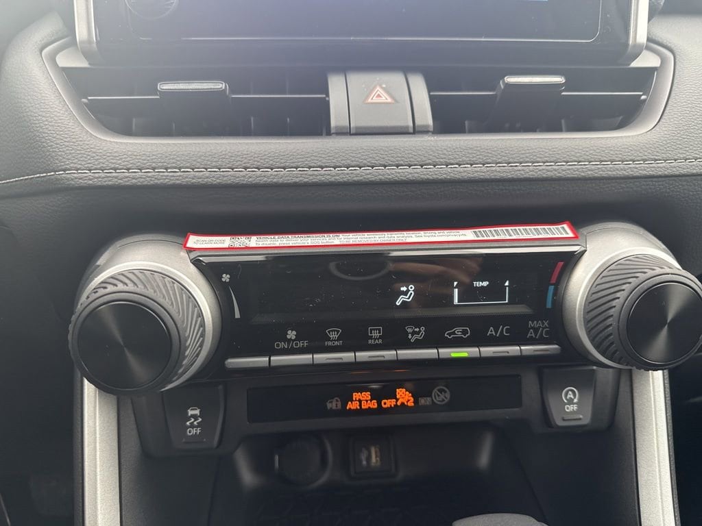 Thumbnail: 2025 Toyota RAV4 - 20