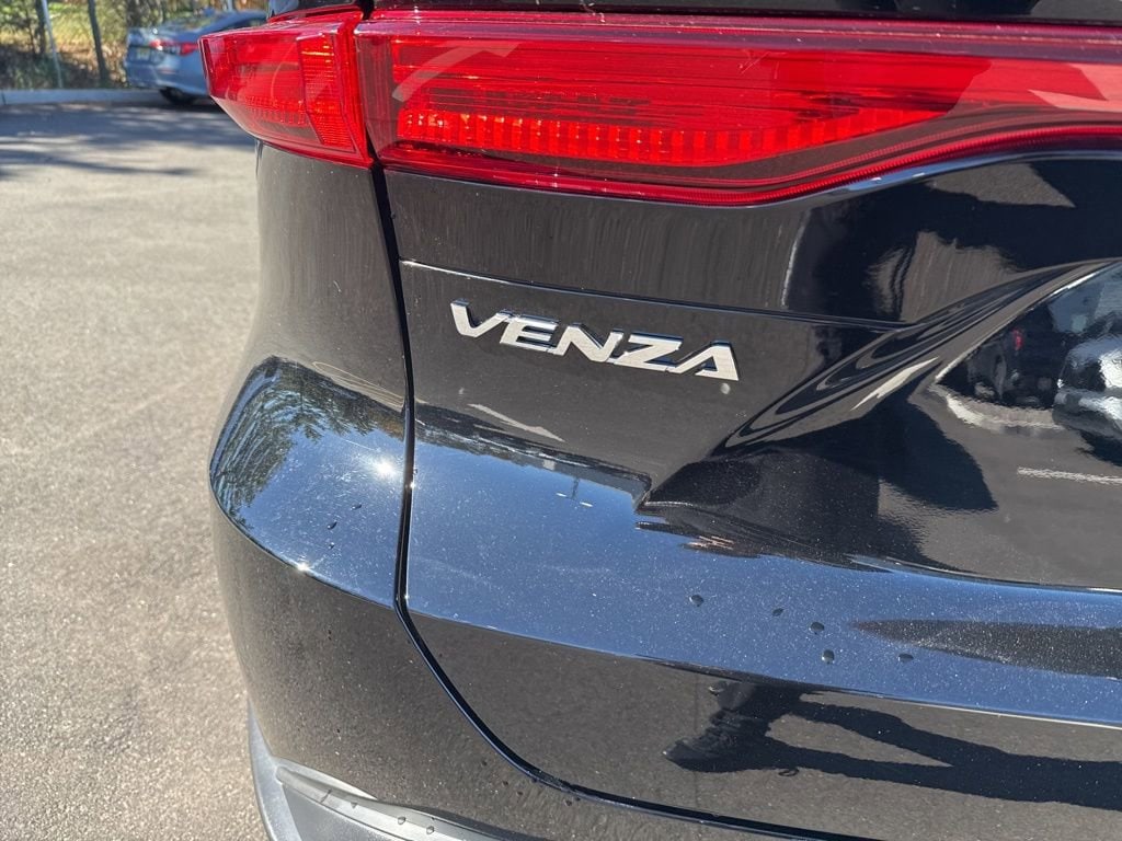 Thumbnail: 2023 Toyota Venza - 14