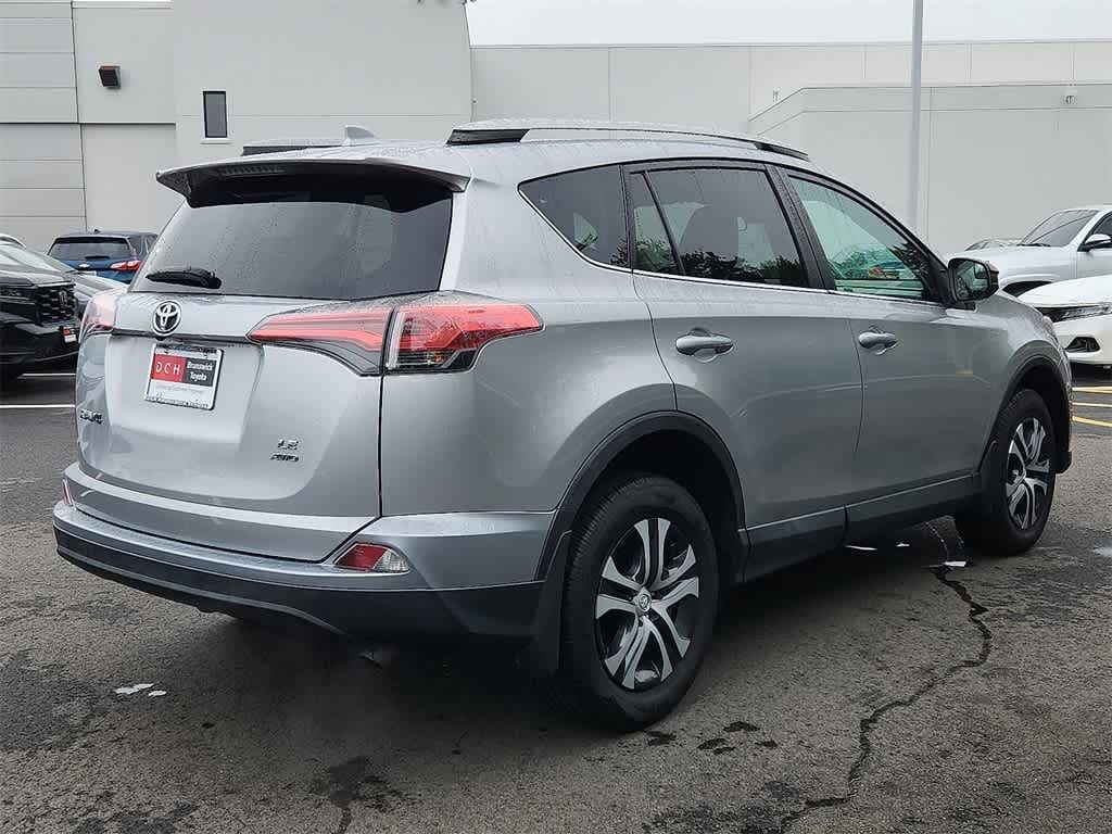 Thumbnail: 2017 Toyota RAV4 - 4