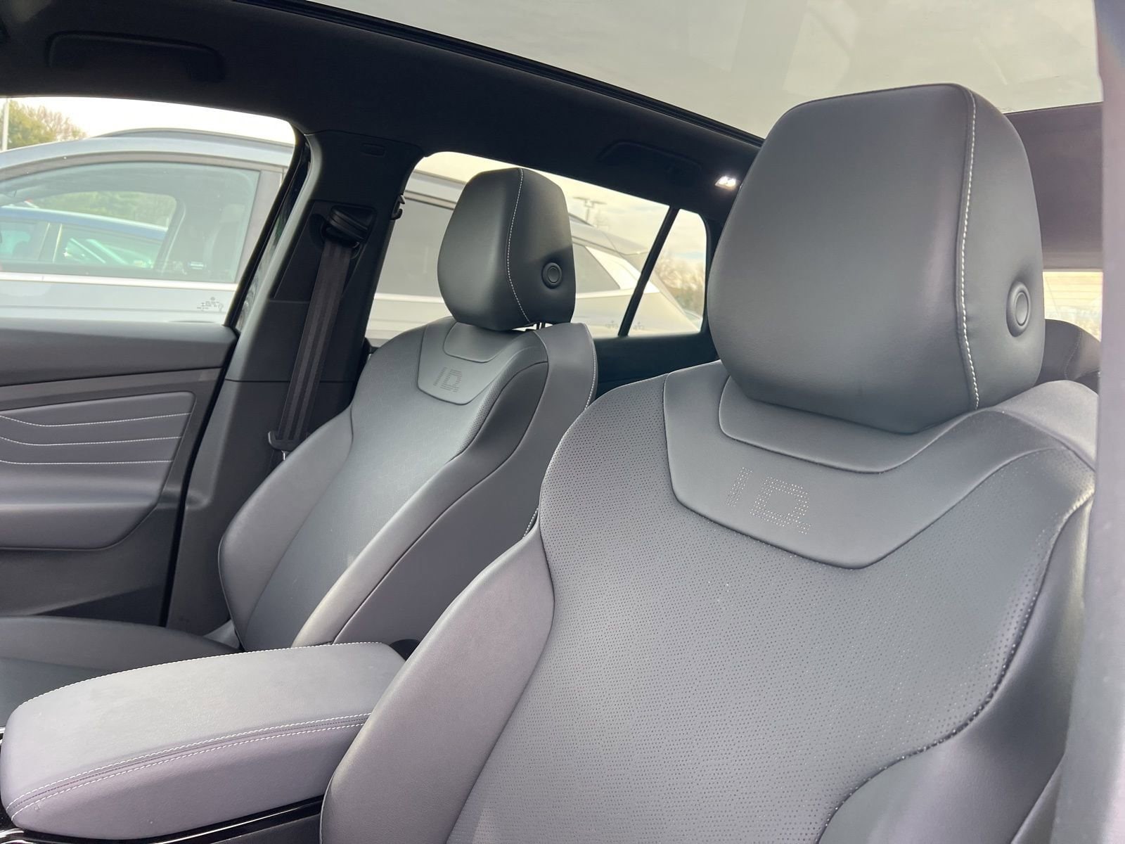 Thumbnail: 2023 Volkswagen ID.4 - 16