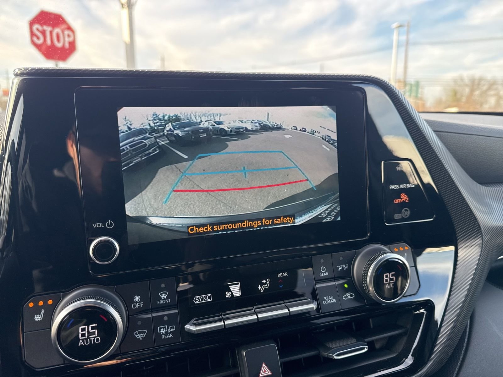 Thumbnail: 2023 Toyota Highlander - 29