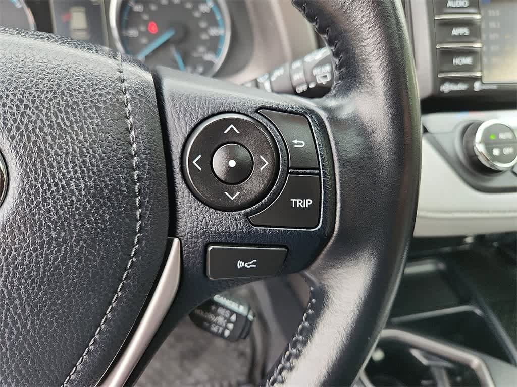 Thumbnail: 2017 Toyota RAV4 - 27