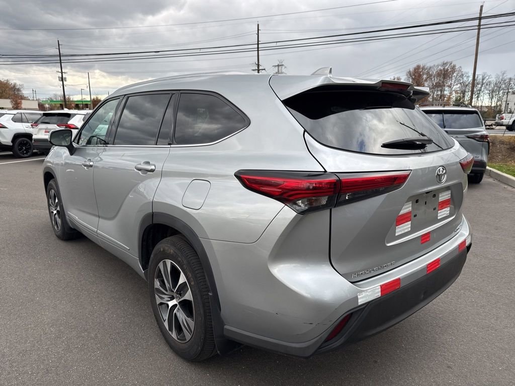 Thumbnail: 2021 Toyota Highlander - 13