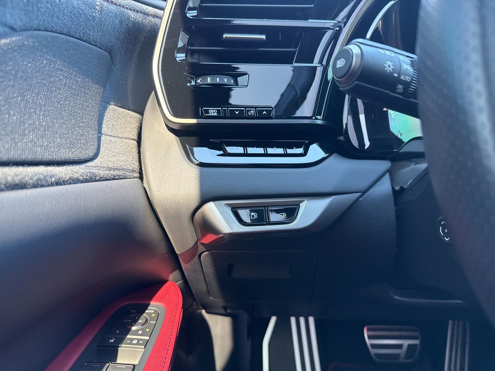 Thumbnail: 2024 Lexus RX - 31