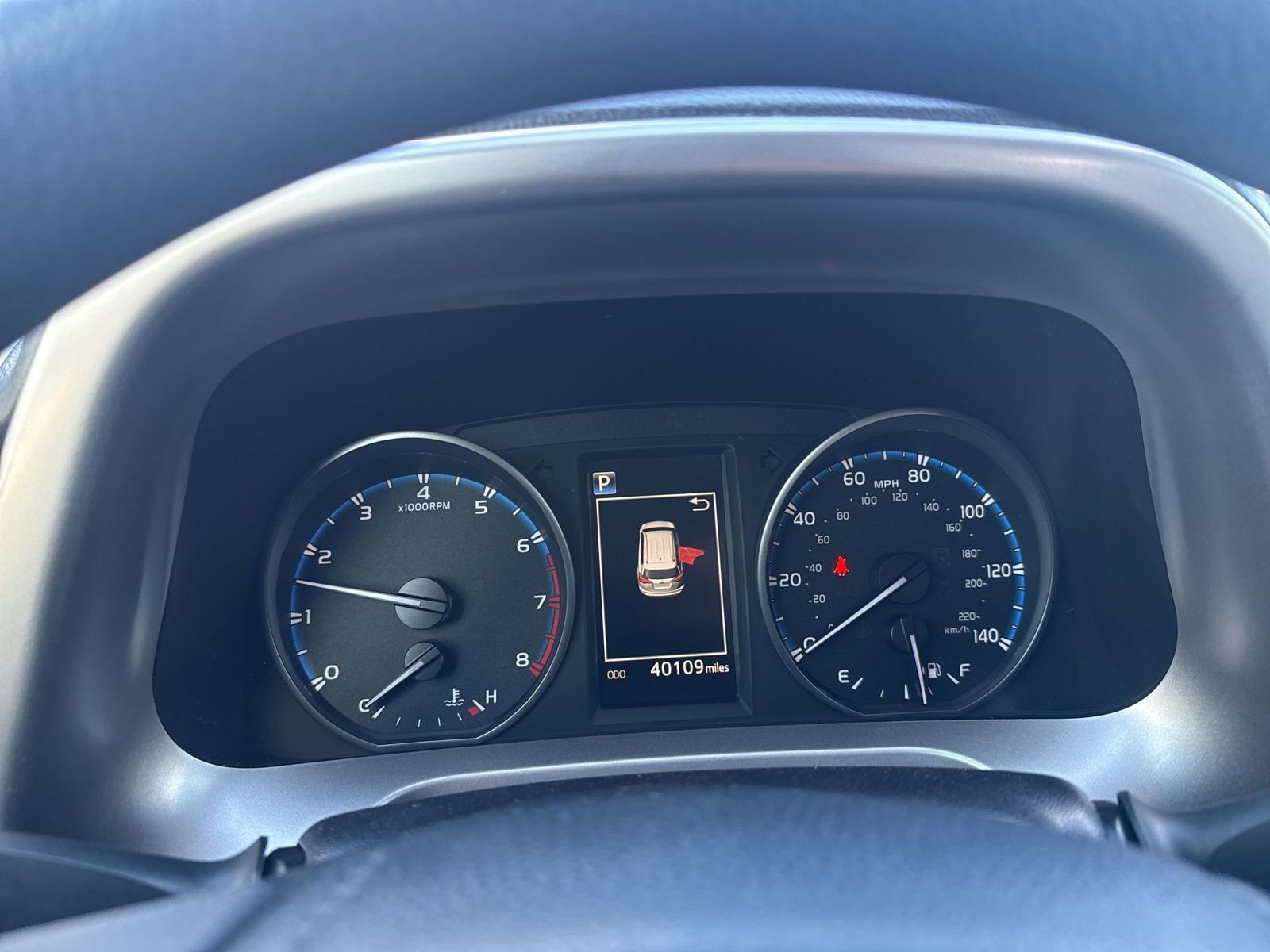 Thumbnail: 2018 Toyota RAV4 - 32